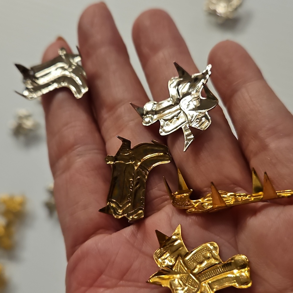Lots of Western themed crafting brads charms and More silver blue gold - Picture 6 of 14